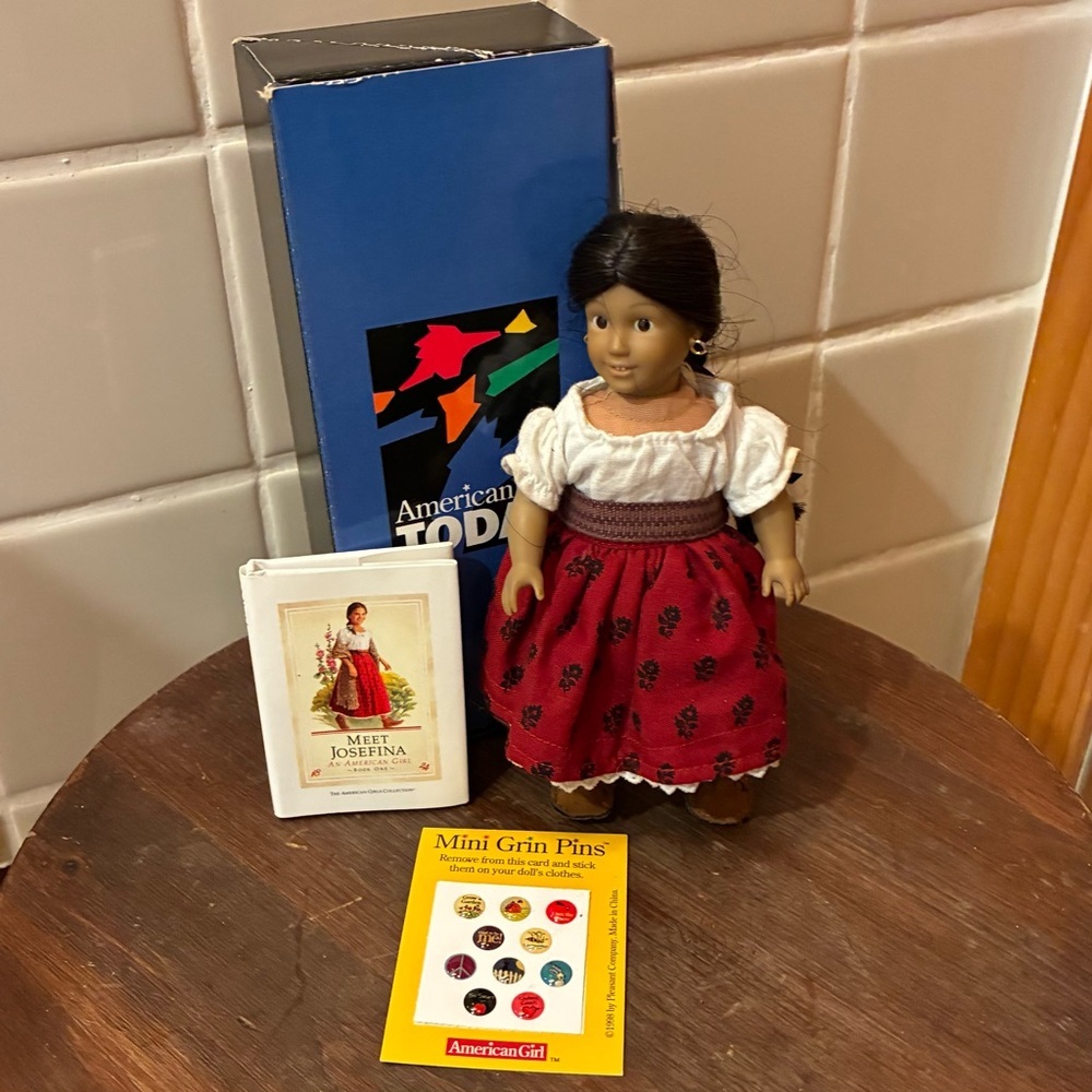 First Edition Pleasant Company Josefina Mini Doll w/ Glass Eyes